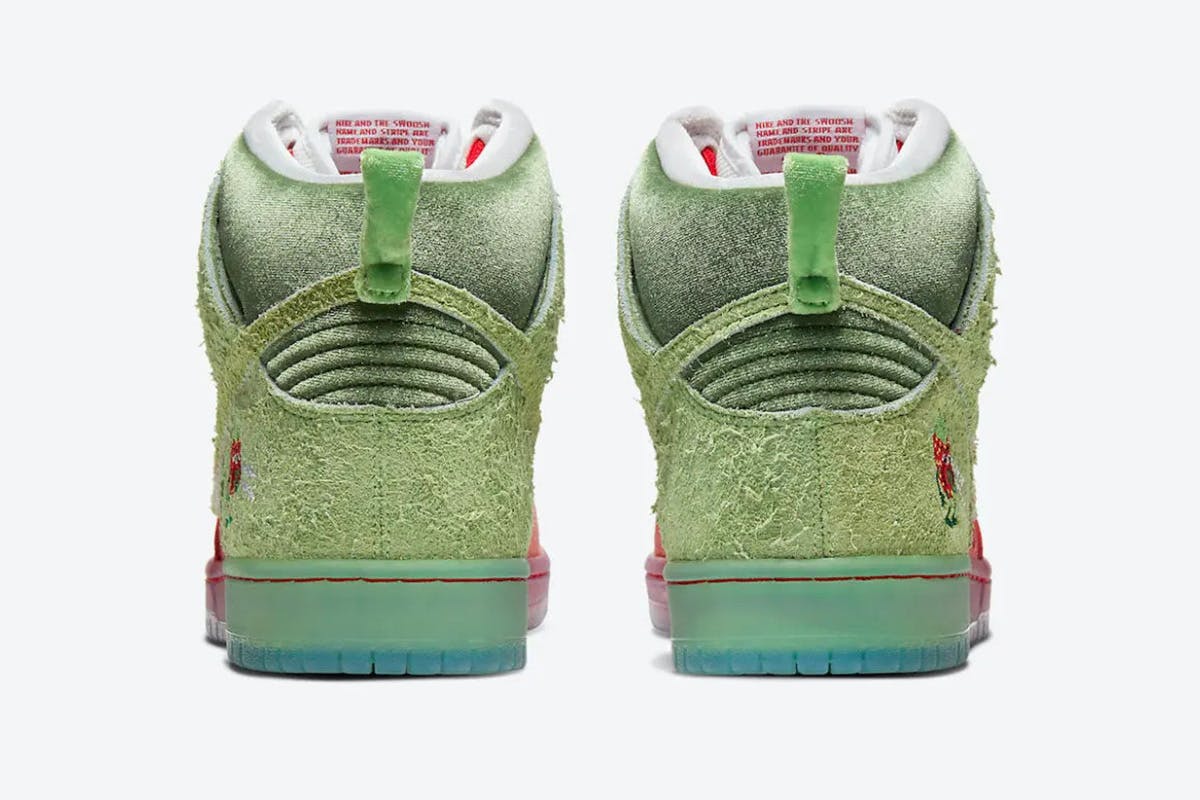 nike dunk strawberry cough release date